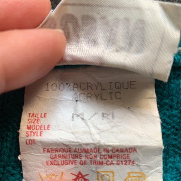 • Stretchy Knit Sweater • - Picture 8 of 9